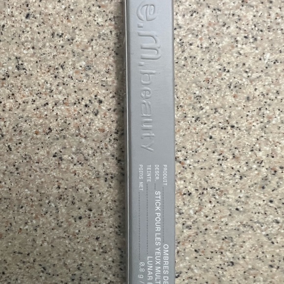 r.e.m. beauty midnight shadows
multi-use eye stick in Lunar Eclipse - Picture 2 of 4